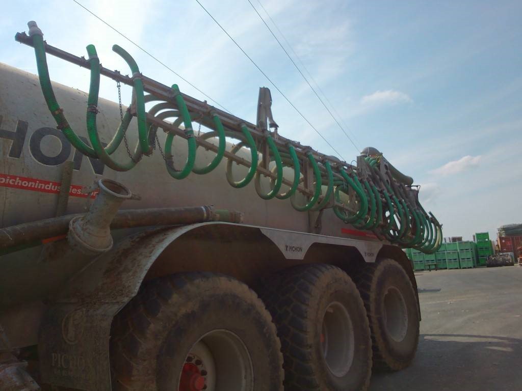 methane slurry truck © angelajanehoward